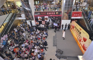 「愛心滿東華」免費醫療服務捐助計劃活動於七月二十日假尖沙咀美麗華商場舉行，吸引大批市民到場支持。