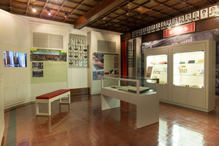 東華三院文物館的兩個展覽室。