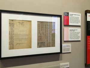 圖三：兩封1930年代來自美國的信件(複製品)，是東華三院原籍安葬服務的有力證據。