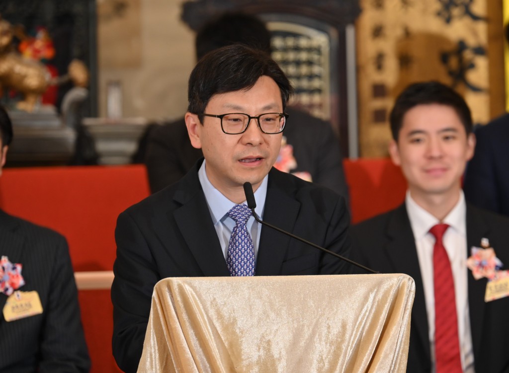 Photo 1: The Hon. SUN Yuk Han, Chris, JP, Secretary for Labour and Welfare delivered a speech at the Ceremony.