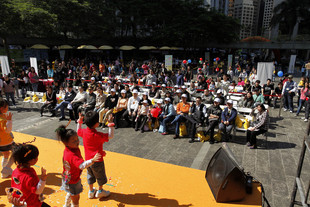 「歡樂滿東華童心同樂日」吸引接近2,000人參加，樂園氣氛非常熱鬧，一同共襄善舉。