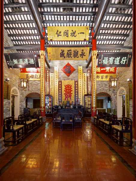 Ceremonial features of the main hall of Tung Wah Museum