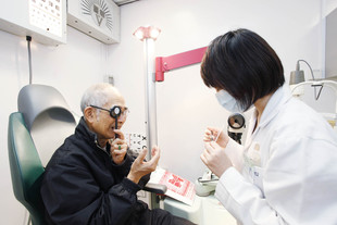 睛靈長者眼科視光檢查計劃為長者提供優質及完善的眼科視光檢查服務。