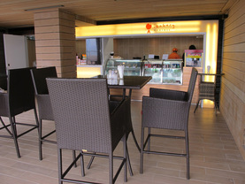 iBakery Express 愛烘焙輕食站雖是外賣店，但亦設有舒適座位。