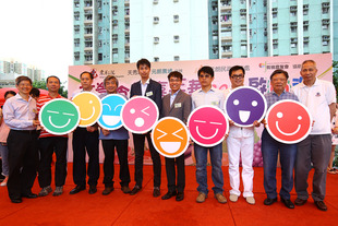 東華三院天秀墟首次舉辦「有營食品嘉年華2013」，由副主席李鋈麟太平坤士(右三)與其他主禮嘉賓主持啟動禮。