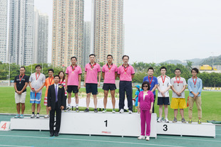 為東華三院董事局成員參與4 X 100米嘉賓接力決賽的賽事，並勇奪冠軍。
