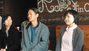 麥圓本先生(中)在「天廚」計劃參加者身上找到社會不同階層的想法,Stella(右)則欣賞天水圍婦女對生活的堅持,她認為天水圍並不是「灰色社區」。
