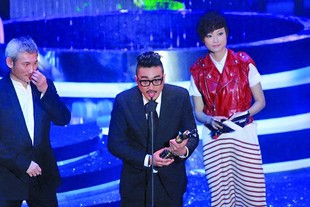 恭碩良一手包辦作曲、填詞及主唱的《東風破》主題曲“Here to Stay”,於「第三十屆香港電影金像獎」頒獎典禮中榮獲最佳原創電影歌曲獎。