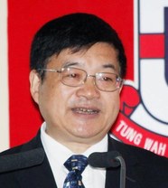 中國針灸學會副會長兼秘書長、  中國中醫科學院副院長劉保延教授