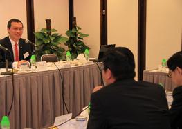 張佐華主席獲邀於11月24日出席香港中華廠商聯合會會董會議及晚宴，並擔任主講嘉賓，向各會董簡介東華三院服務的最新發展，加深各會董了解東華的工作及促進彼此的交流和合作。