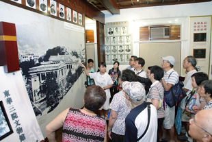 文物館大使介紹1930年代廣華醫院大堂舊貌。