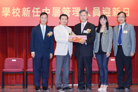 （左起）東華三院學務委員會委員蔡榮星總理及曾家葉總理、田家炳中學校長阮邦耀博士、學務委員會主任委員馬陳家歡副主席及吳奇壎學務總主任合照。