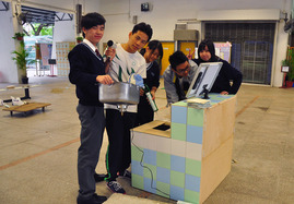3) 製作廚櫃模型及加入太陽能板、洗手盤及水龍頭。