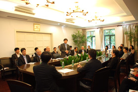 與南京大學國際合作與交流處暨台港澳事務辦公室紀達夫處長、孔劍鋒副處長及台港澳事務辦公室劉曉燕科長座談，了解香港學生於當地升學的詳情。