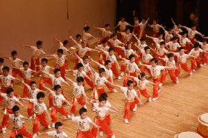 東華三院幼稚園聯校表演武術大匯演。