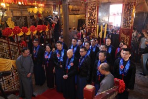 Accompanied by Board Members of Tung Wah Group of Hospitals, Mr. LAI Sze Nuen, SBS, JP, Chairman of Tung Wah Group of Hospitals 1969/1970 performed the Rites.