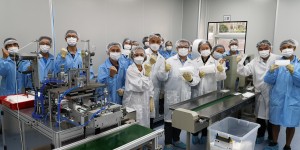 圖一：東華三院自設的兩條口罩生產線已取得美國ASTM Level I、II及III認證，並於7月正式投產，預期最高產量可達220萬個。