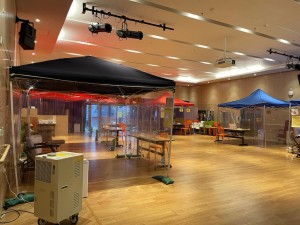 圖二︰東華三院賽馬會松朗安老綜合中心的禮堂改建為「確診院友隔離中心」。