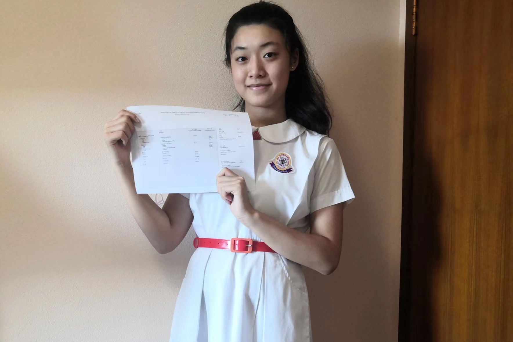 東華妹 疫情困局不足為懼學子專心求學莫負青春
東華三院屬校學生香港中學文憑試創佳績| 東華三院