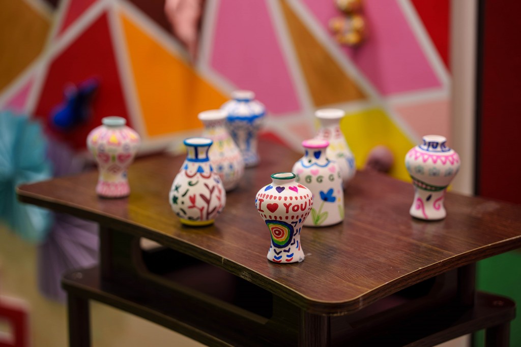 圖四至圖六為東華三院屬下幼稚園不同展區的作品。